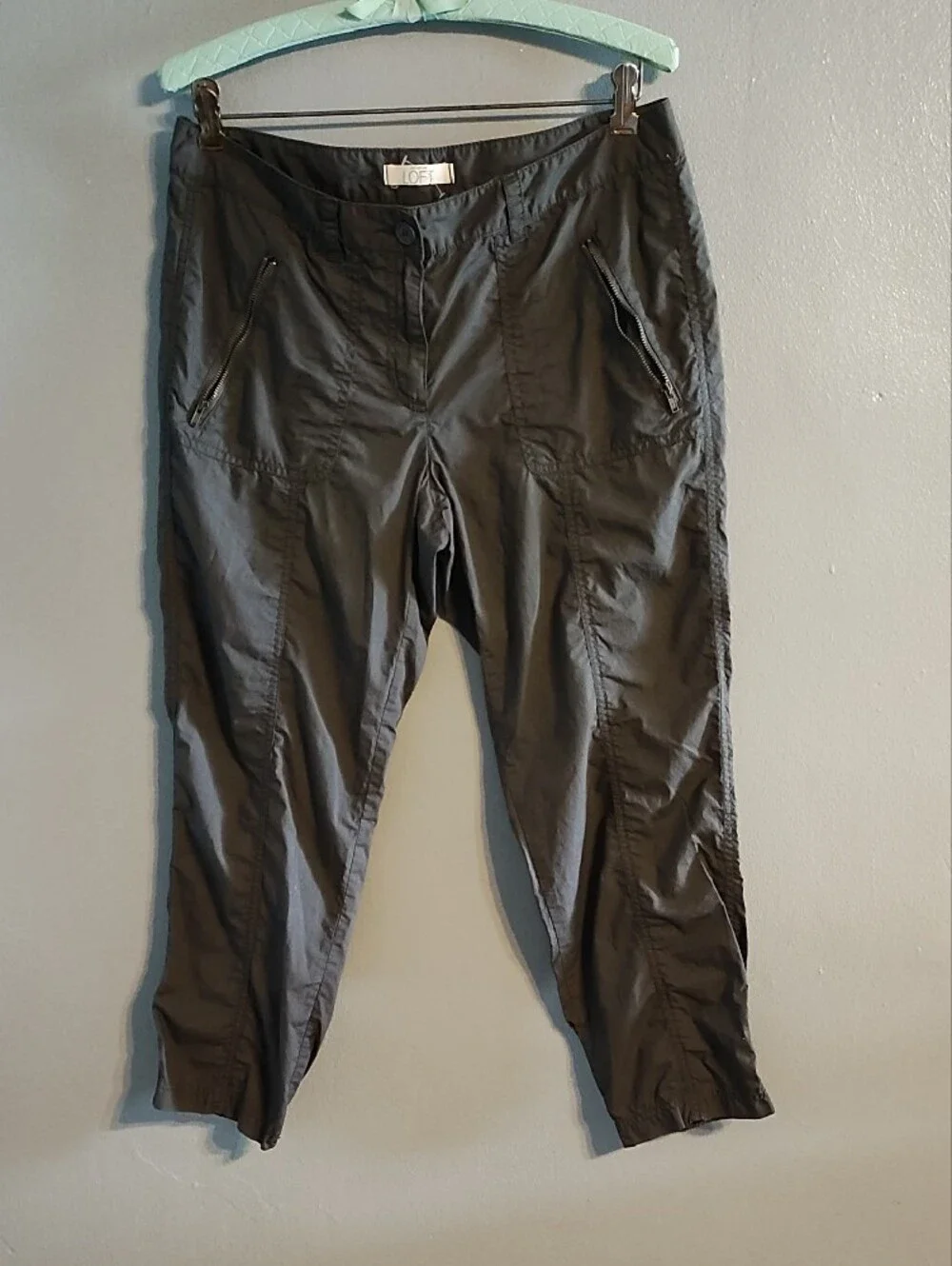 LOFT Women's Dark Charcoal Gray Capris with Zip Pockets